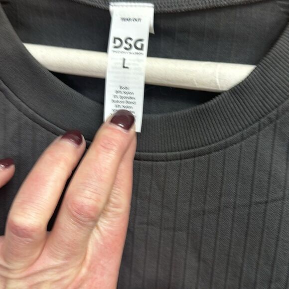NWT DSG Seamless Carbon‎ Grey Ling Sleeve Crop Size L - Picture 2 of 5